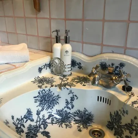 Muller's Bed & Breakfast Bargemon